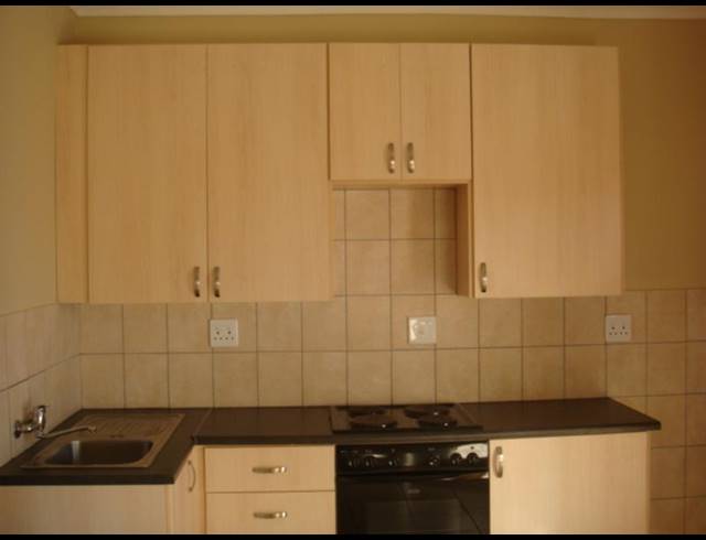 2 BEDROOM PROPERTY TO RENT IN DIE BULT
